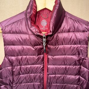 REI Co-Op 80% Down Fill Nylon Puffer Vest Women's Burgundy Zip-Up Outdoor Sz M